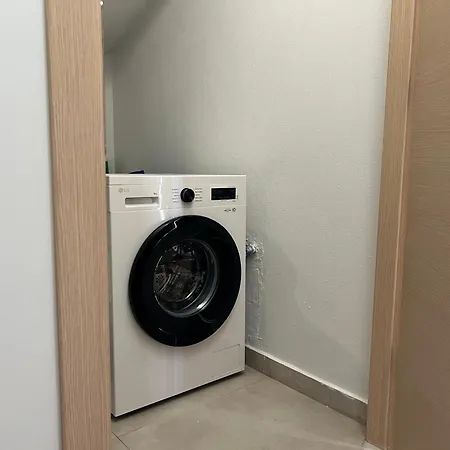 Hasi Two Bedroom Duplex アパート ネア・ムダニア