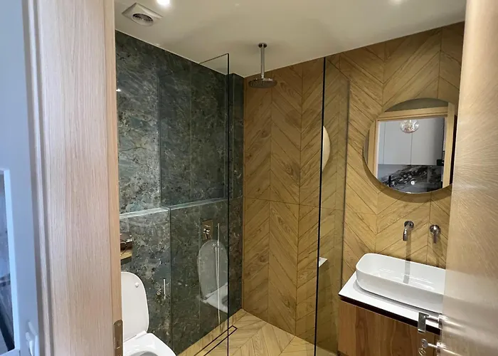 アパート Hasi Two Bedroom Duplex ネア・ムダニア