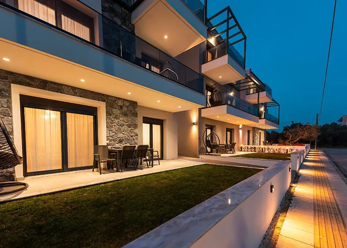 Hasi Two Bedroom Duplex Nea Moudania